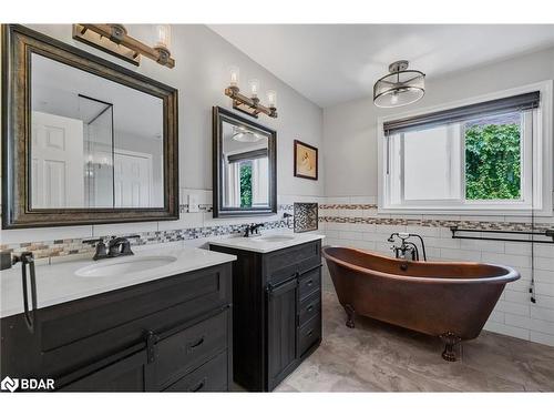 573 Skinner Avenue, Newmarket, ON - Indoor Photo Showing Bathroom