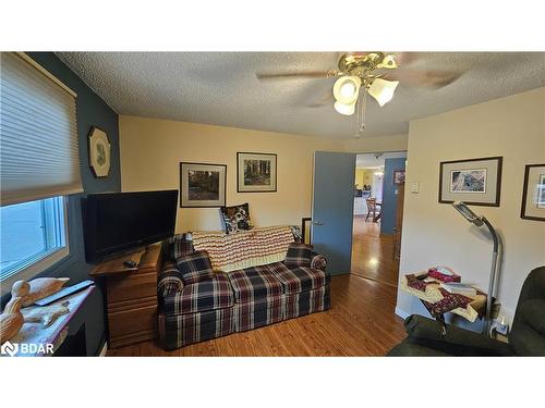 110 Shakespeare Crescent, Barrie, ON - Indoor Photo Showing Bedroom