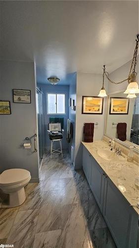 110 Shakespeare Crescent, Barrie, ON - Indoor Photo Showing Bathroom