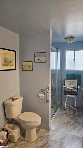 110 Shakespeare Crescent, Barrie, ON - Indoor Photo Showing Bathroom