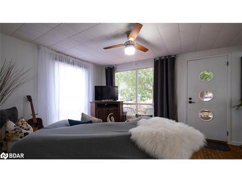 15 Wilmott Street, Huntsville, ON - Indoor Photo Showing Bedroom