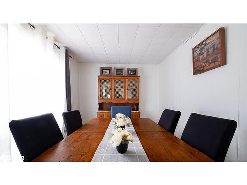 15 Wilmott Street, Huntsville, ON - Indoor Photo Showing Dining Room