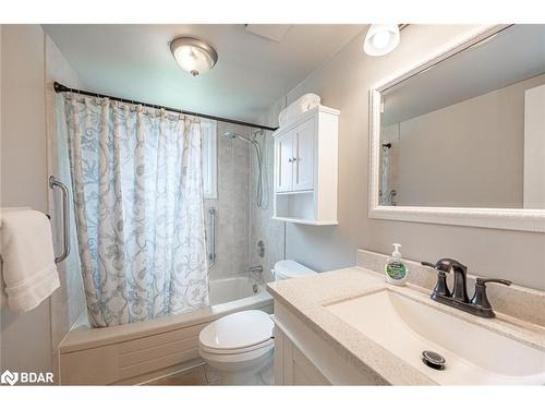 212-10 Coulter Street, Barrie, ON - Indoor Photo Showing Bathroom