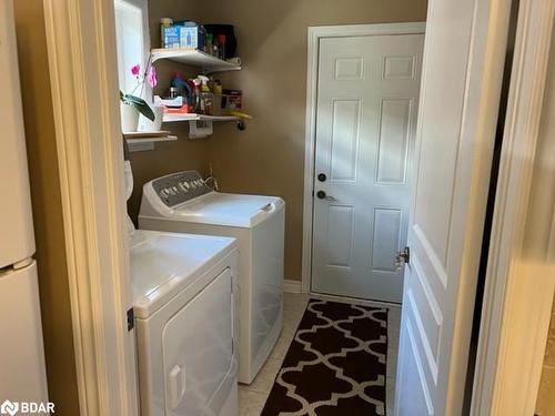 82 Versailles Crescent, Barrie, ON - Indoor Photo Showing Laundry Room