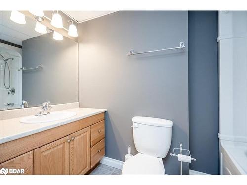 23 Maple Crown Terrace, Barrie, ON - Indoor Photo Showing Bathroom