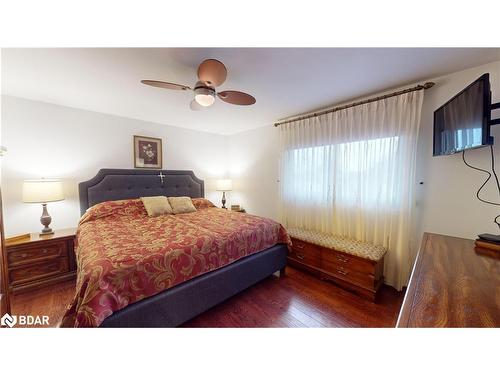 8 Champlain Place, Guelph, ON - Indoor Photo Showing Bedroom