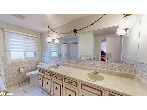 8 Champlain Place, Guelph, ON - Indoor Photo Showing Bathroom