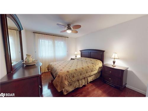 8 Champlain Place, Guelph, ON - Indoor Photo Showing Bedroom