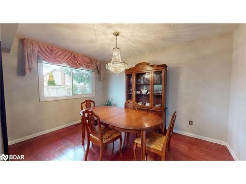 8 Champlain Place, Guelph, ON - Indoor Photo Showing Dining Room