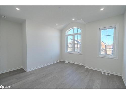 28 Sanford Circle, Springwater, ON - Indoor Photo Showing Other Room