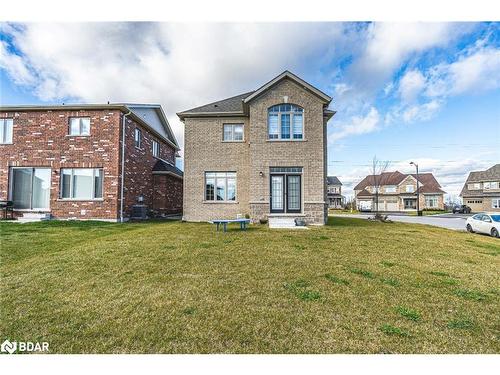 28 Sanford Circle, Springwater, ON - Outdoor