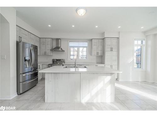 28 Sanford Circle, Springwater, ON - Indoor Photo Showing Kitchen With Stainless Steel Kitchen With Upgraded Kitchen