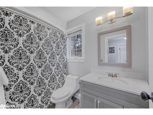 3967 Guest Road, Innisfil, ON - Indoor Photo Showing Bathroom