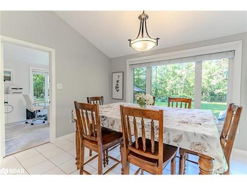 48 Lawrence Avenue, Minesing, ON - Indoor Photo Showing Dining Room