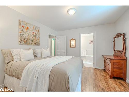 2994 Wasdell Falls Road, Washago, ON - Indoor Photo Showing Bedroom