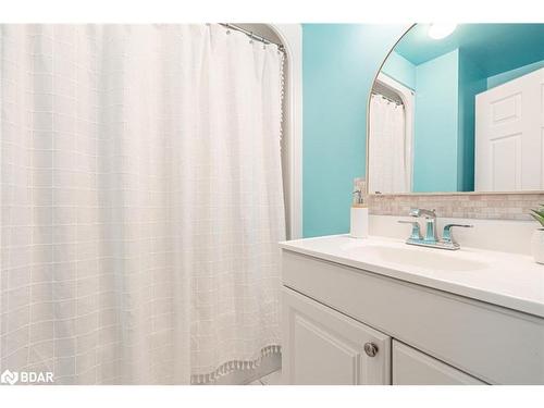 2994 Wasdell Falls Road, Washago, ON - Indoor Photo Showing Bathroom