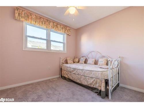 28-120 D'Ambrosio Drive, Barrie, ON - Indoor Photo Showing Bedroom