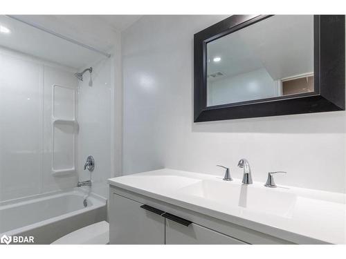 28-120 D'Ambrosio Drive, Barrie, ON - Indoor Photo Showing Bathroom