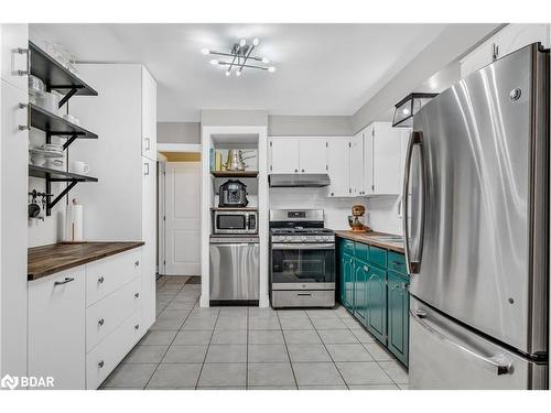 10 Birchwood Drive, Barrie, ON - Indoor Photo Showing Kitchen