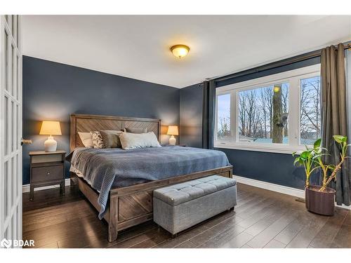 10 Birchwood Drive, Barrie, ON - Indoor Photo Showing Bedroom