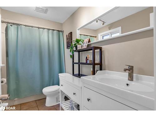 10 Birchwood Drive, Barrie, ON - Indoor Photo Showing Bathroom