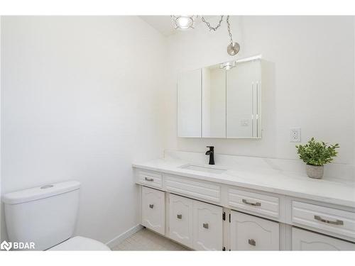 431 Innisfil Street, Barrie, ON - Indoor Photo Showing Bathroom