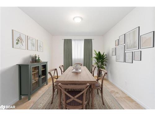 431 Innisfil Street, Barrie, ON - Indoor Photo Showing Dining Room