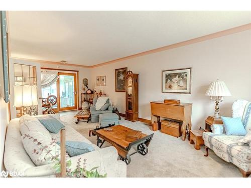 63 Nelson Street, Barrie, ON - Indoor Photo Showing Living Room