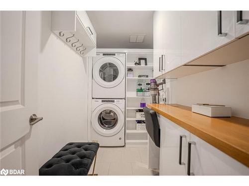 112-54 Koda Street, Barrie, ON - Indoor Photo Showing Laundry Room