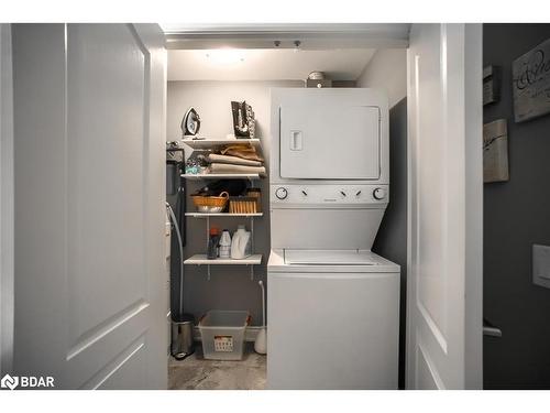 101-720 Yonge Street Street, Barrie, ON - Indoor Photo Showing Laundry Room