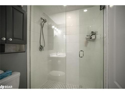 101-720 Yonge Street Street, Barrie, ON - Indoor Photo Showing Bathroom