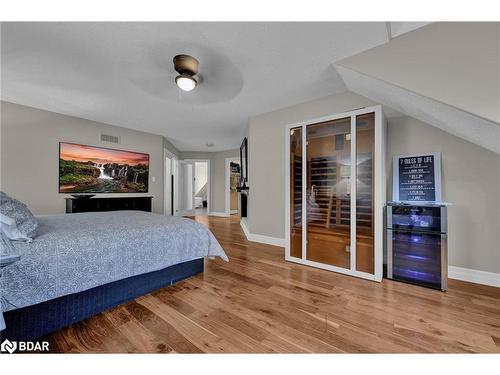 12-60 Dufferin Avenue, Brantford, ON - Indoor Photo Showing Bedroom