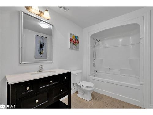 12-60 Dufferin Avenue, Brantford, ON - Indoor Photo Showing Bathroom