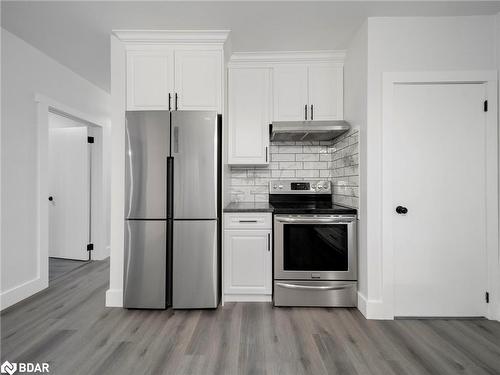 206 Mary Street, Orillia, ON - Indoor Photo Showing Kitchen