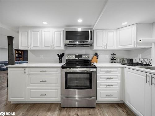 206 Mary Street, Orillia, ON - Indoor Photo Showing Kitchen