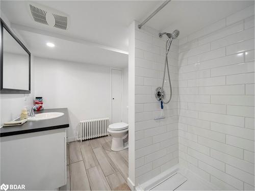 206 Mary Street, Orillia, ON - Indoor Photo Showing Bathroom