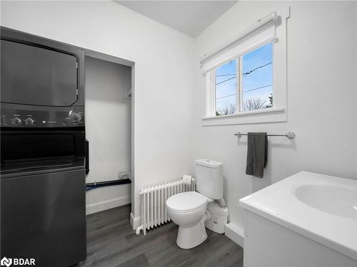 206 Mary Street, Orillia, ON - Indoor Photo Showing Bathroom