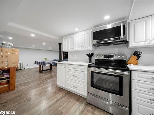 206 Mary Street, Orillia, ON - Indoor Photo Showing Kitchen