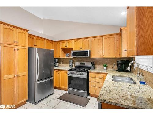 209 Deerpath Drive, Guelph, ON - Indoor Photo Showing Kitchen With Double Sink