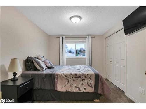 209 Deerpath Drive, Guelph, ON - Indoor Photo Showing Bedroom