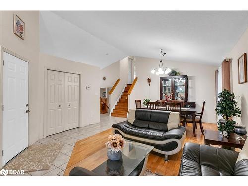 209 Deerpath Drive, Guelph, ON - Indoor Photo Showing Living Room