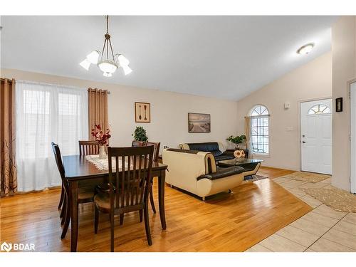 209 Deerpath Drive, Guelph, ON - Indoor Photo Showing Dining Room