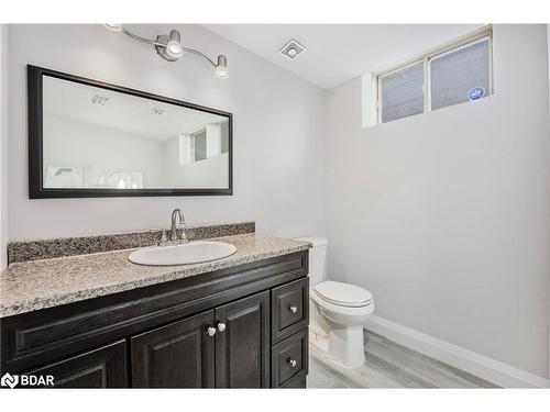 134 Country Lane, Barrie, ON - Indoor Photo Showing Bathroom