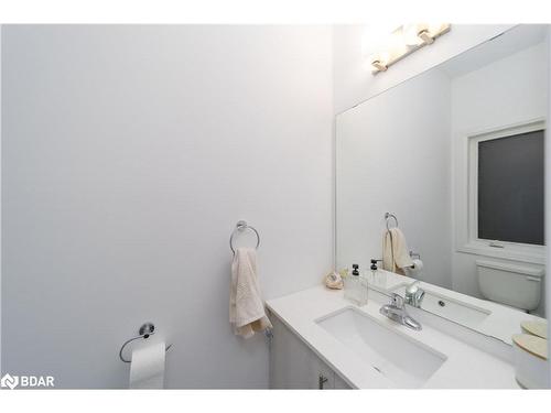 137 Turnberry Lane, Barrie, ON - Indoor Photo Showing Bathroom