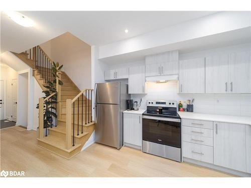 137 Turnberry Lane, Barrie, ON - Indoor Photo Showing Kitchen With Stainless Steel Kitchen