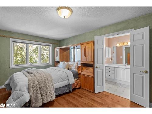 65 Barre Drive, Barrie, ON - Indoor Photo Showing Bedroom