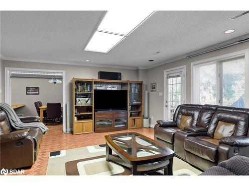 65 Barre Drive, Barrie, ON - Indoor Photo Showing Living Room