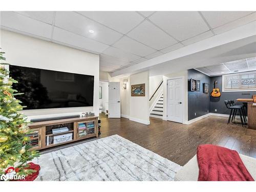 47 Monique Crescent, Barrie, ON - Indoor Photo Showing Living Room