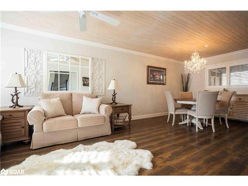 214 Sutherland Crescent, Cobourg, ON - Indoor Photo Showing Living Room