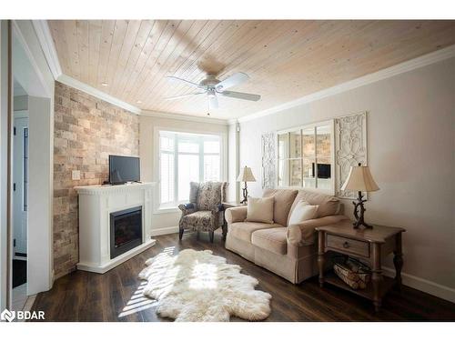 214 Sutherland Crescent, Cobourg, ON - Indoor Photo Showing Living Room With Fireplace